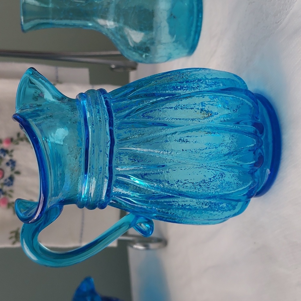 Turquoise blue ๐ Vintage glass pitcher vase with wide mouth spout - Picture 16 of 16